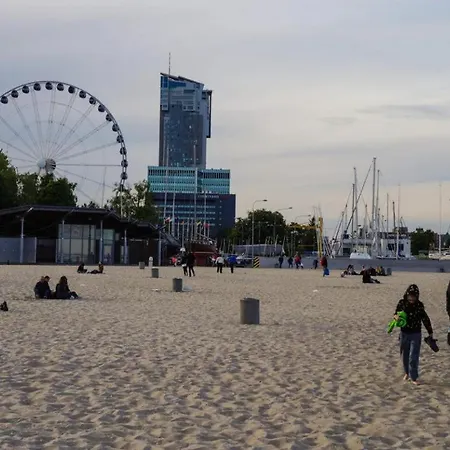 Sogdynia Apartament Przy Skwerze Kosciuszki Dla 2 + 2 Gdynia